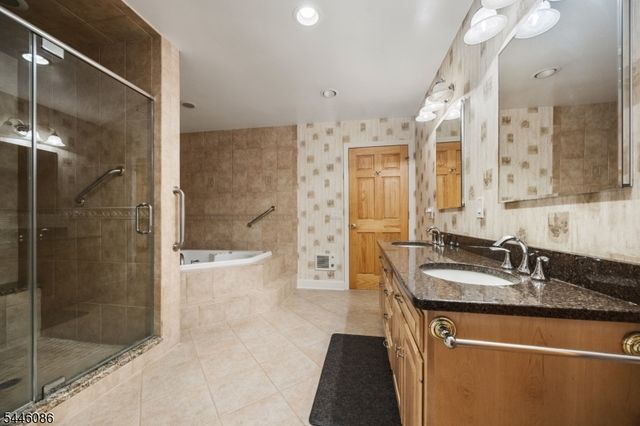 44 Hughes Ln, Watchung Boro, NJ 07069