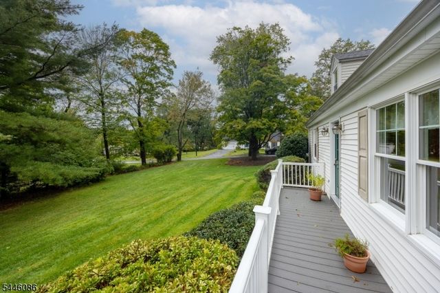 44 Hughes Ln, Watchung Boro, NJ 07069