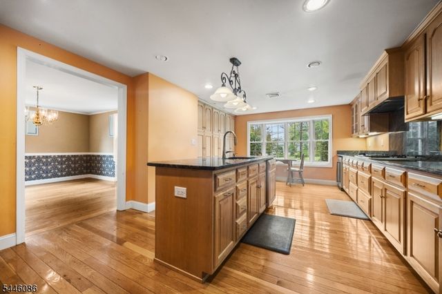 44 Hughes Ln, Watchung Boro, NJ 07069