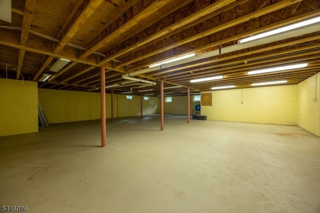 44 Hughes Ln, Watchung Boro, NJ 07069