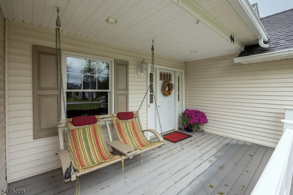 44 Hughes Ln, Watchung Boro, NJ 07069 — photo 2