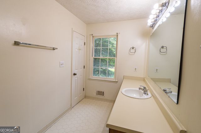 294 Mcdonough Road, Fayetteville, GA 30214