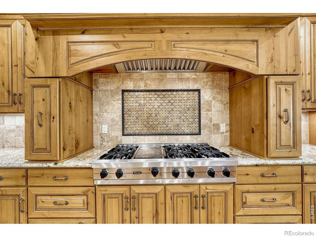 Image 10 of property listing at 4320 E Linden Circle, Greenwood Village, CO 80121