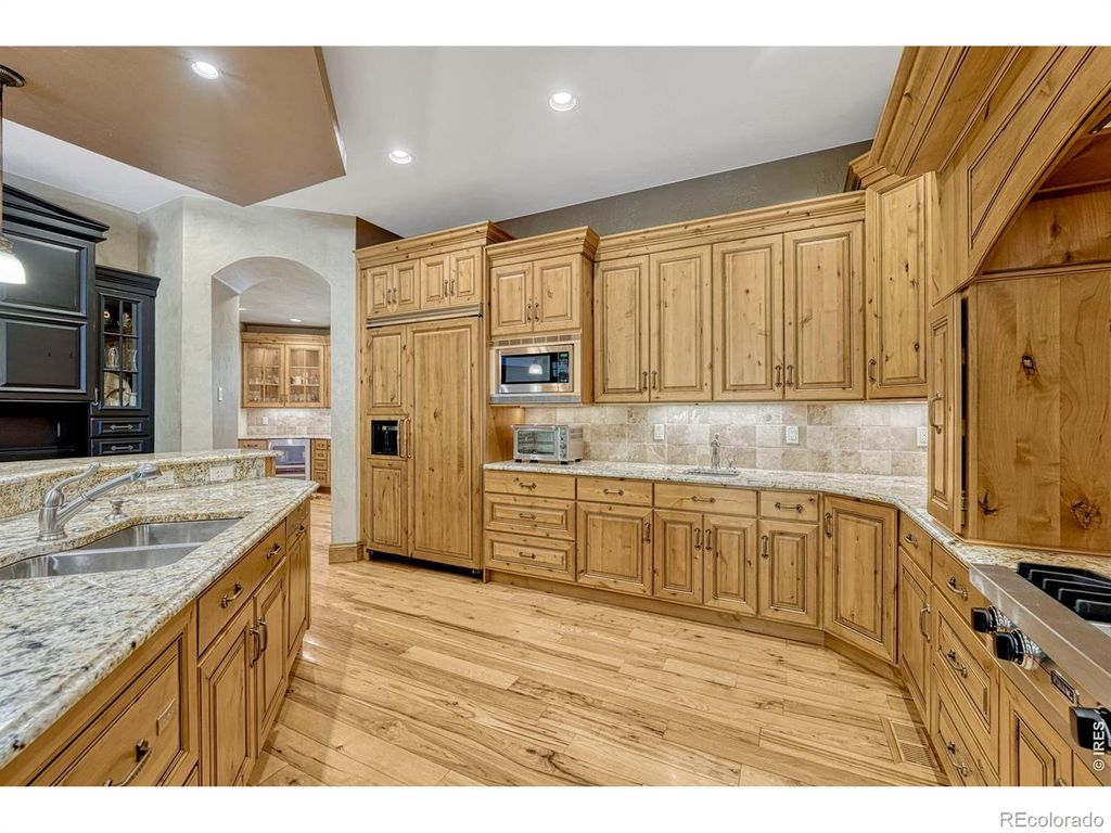 Image 11 of property listing at 4320 E Linden Circle, Greenwood Village, CO 80121