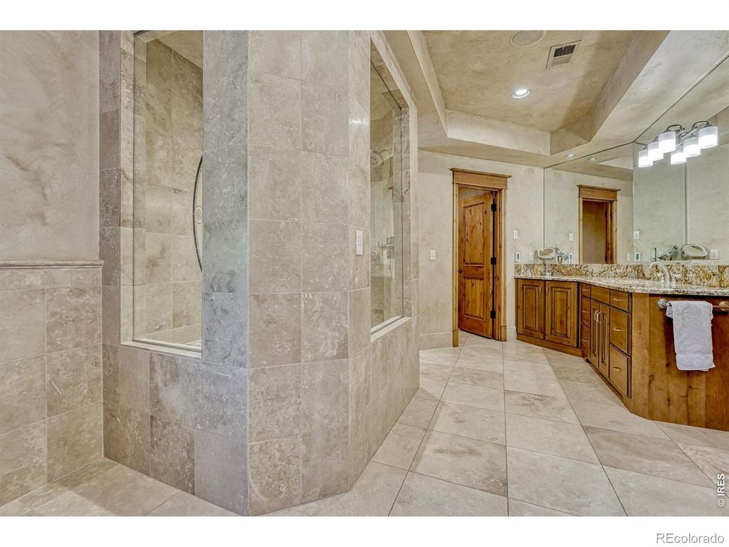 Image 24 of property listing at 4320 E Linden Circle, Greenwood Village, CO 80121