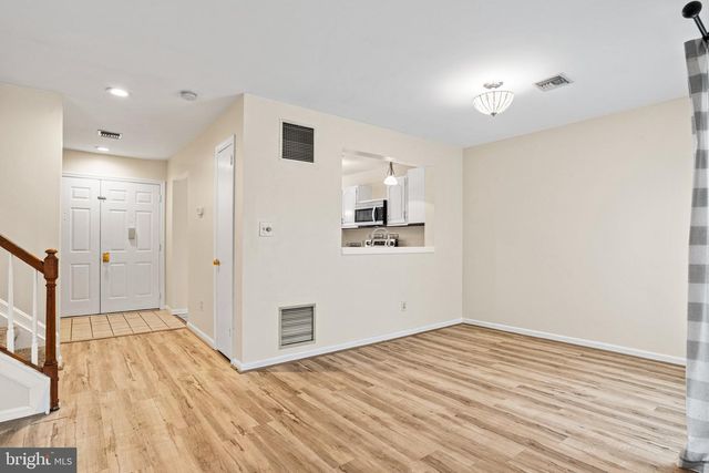 207 CRESCENT DR, Hershey, PA 17033