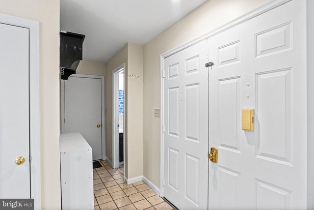 207 CRESCENT DR, Hershey, PA 17033