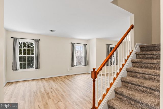 207 CRESCENT DR, Hershey, PA 17033