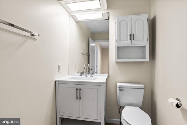 207 CRESCENT DR, Hershey, PA 17033