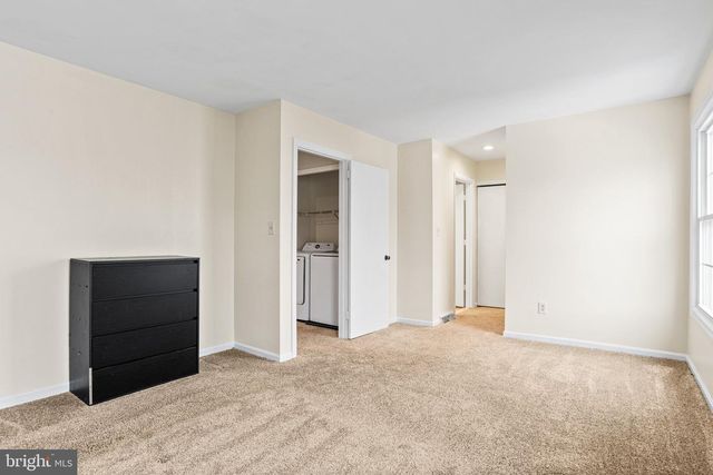 207 CRESCENT DR, Hershey, PA 17033