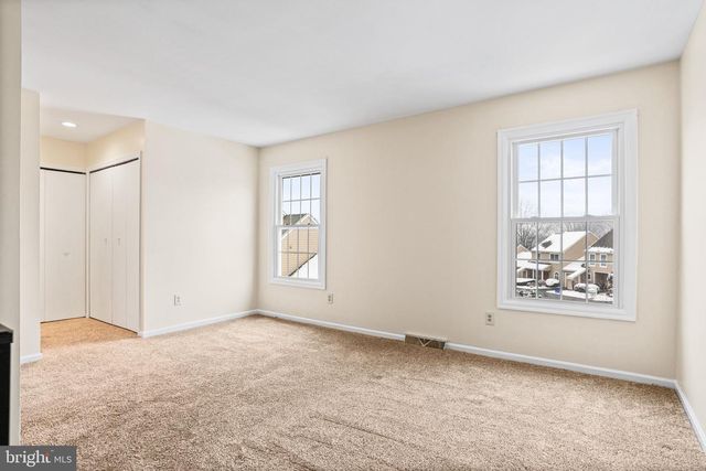 207 CRESCENT DR, Hershey, PA 17033