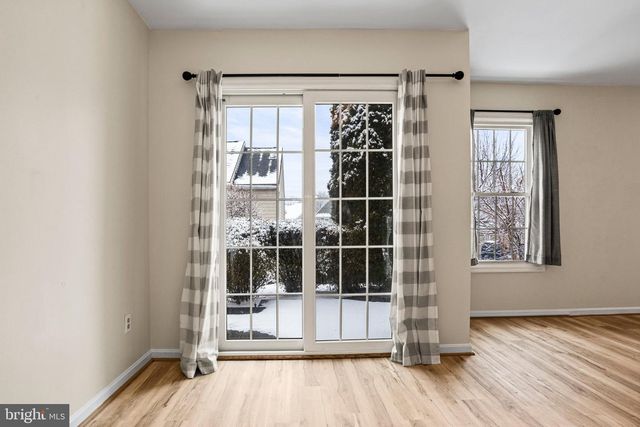 207 CRESCENT DR, Hershey, PA 17033