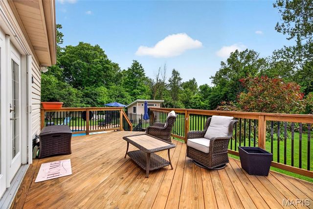 671 Meramec Station Road, Manchester, MO 63021