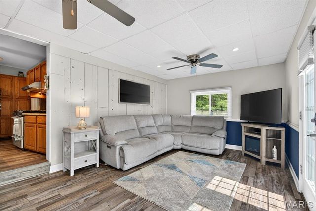 671 Meramec Station Road, Manchester, MO 63021