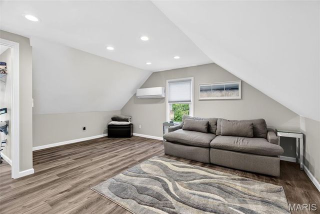 671 Meramec Station Road, Manchester, MO 63021