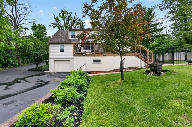 671 Meramec Station Road, Manchester, MO 63021