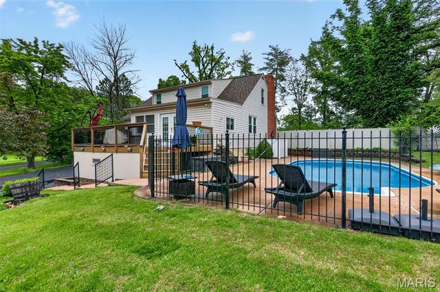 671 Meramec Station Road, Manchester, MO 63021