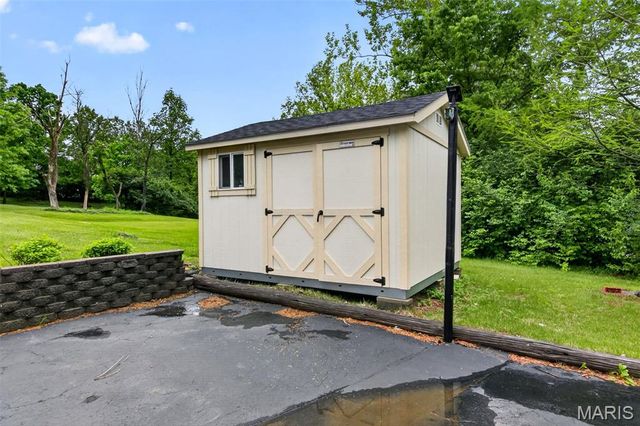 671 Meramec Station Road, Manchester, MO 63021