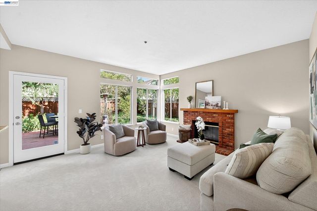 912 Loyola Way, Livermore, CA 94550