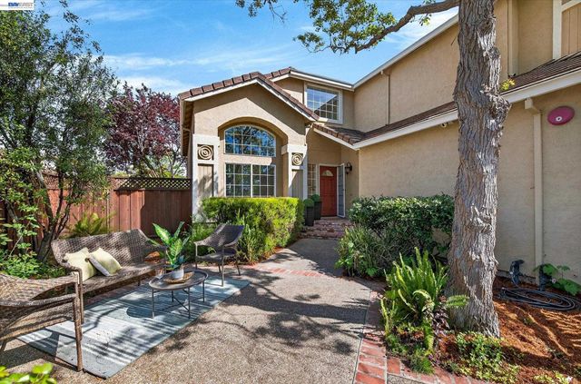 912 Loyola Way, Livermore, CA 94550