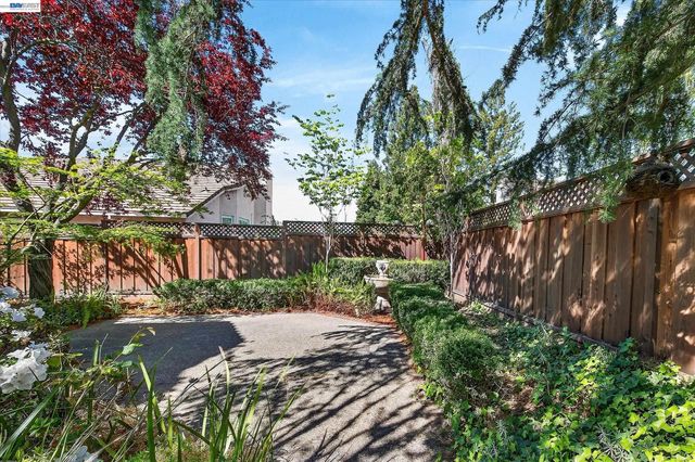 912 Loyola Way, Livermore, CA 94550
