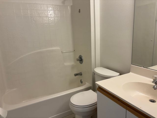 1776 Vista Lake Circle, Melbourne, FL 32904