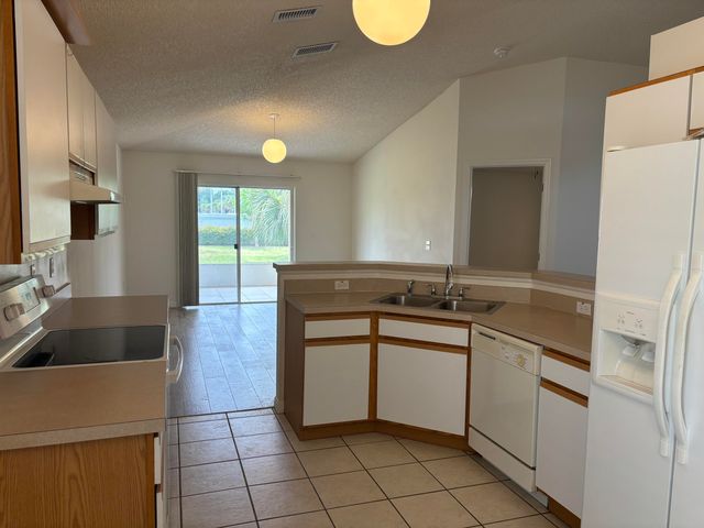 1776 Vista Lake Circle, Melbourne, FL 32904