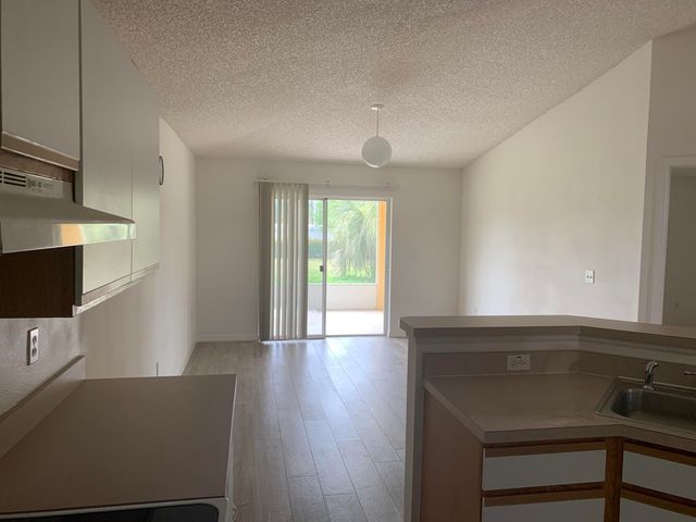 1776 Vista Lake Circle, Melbourne, FL 32904