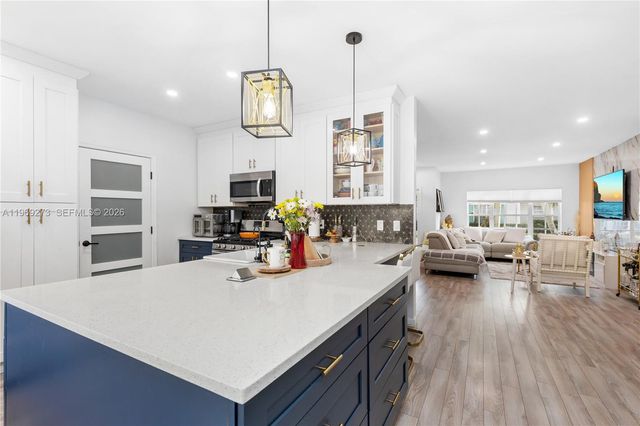 10930 Periwinkle Ln, Tamarac, FL 33321