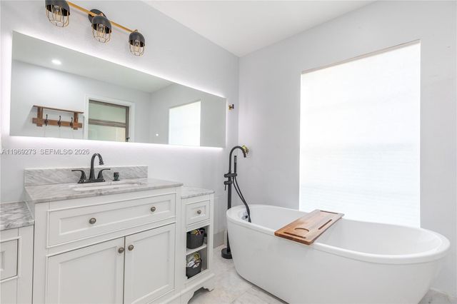 10930 Periwinkle Ln, Tamarac, FL 33321