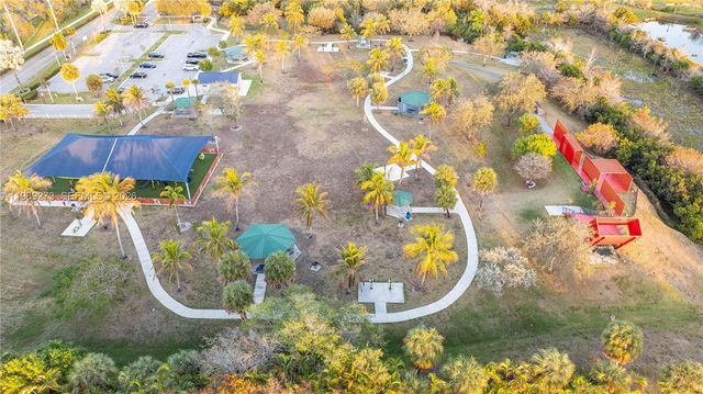 10930 Periwinkle Ln, Tamarac, FL 33321