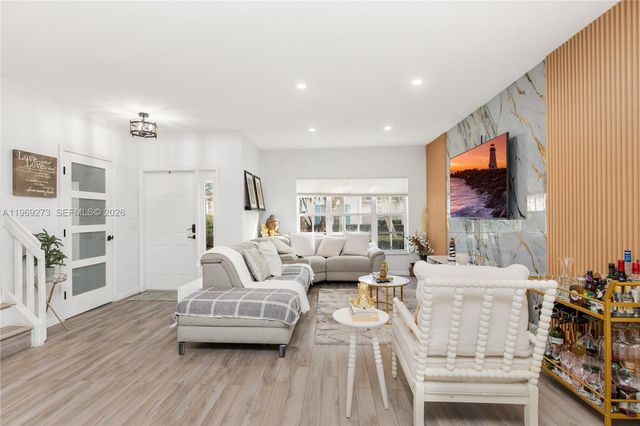 10930 Periwinkle Ln, Tamarac, FL 33321