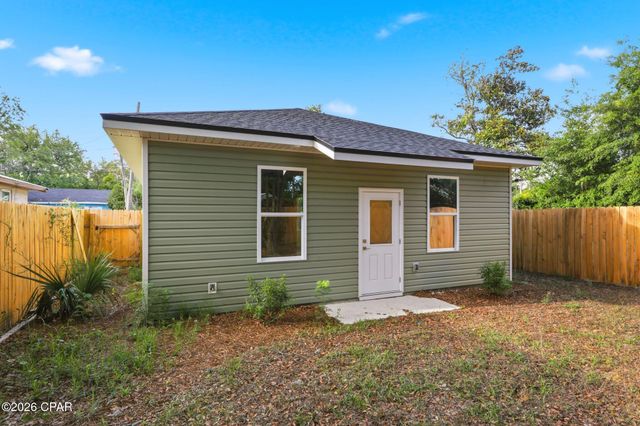 848 E 12th Court, Panama City, FL 32401