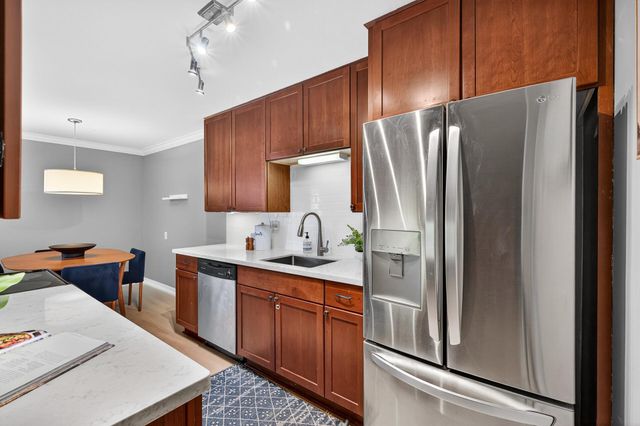 2700 W 44th Street 104, Minneapolis, MN 55410