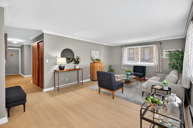 2700 W 44th Street 104, Minneapolis, MN 55410