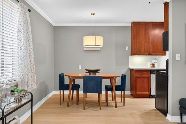 2700 W 44th Street 104, Minneapolis, MN 55410