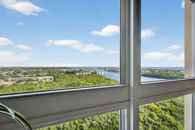 700 E Boynton Beach Boulevard Ph 2, Boynton Beach, FL 33435