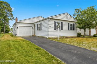 298 Costa Mesa Drive, Toms River, NJ 08757
