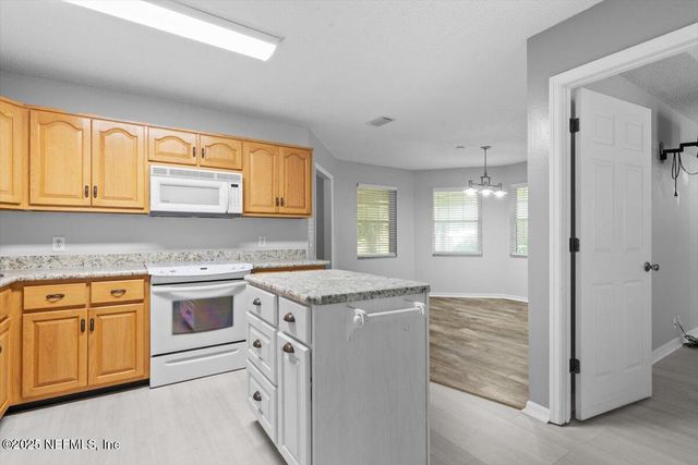 101 ROBERTS Court, Palatka, FL 32177