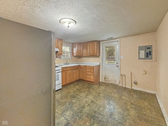 882 Collier Street, Indianapolis, IN 46241