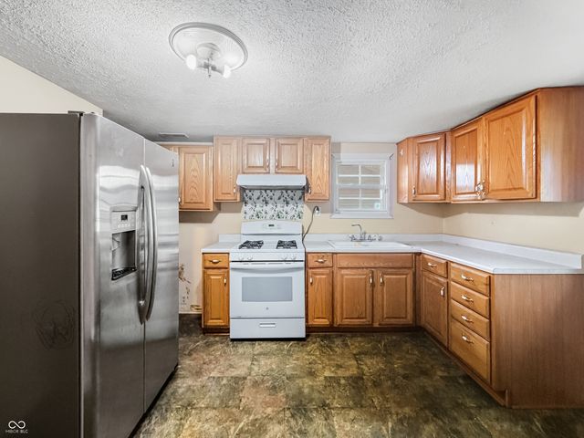 882 Collier Street, Indianapolis, IN 46241