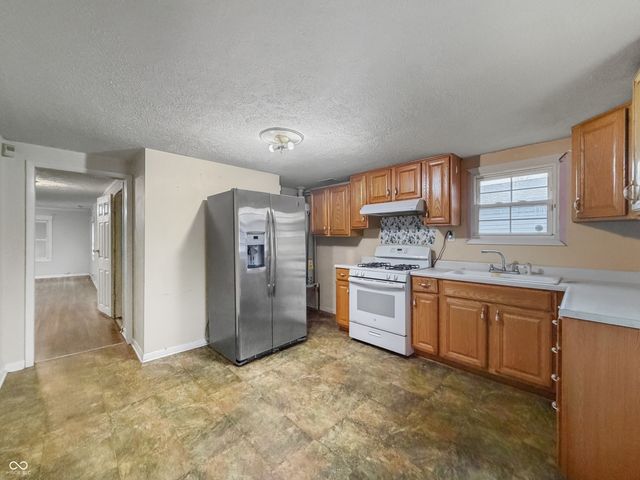 882 Collier Street, Indianapolis, IN 46241