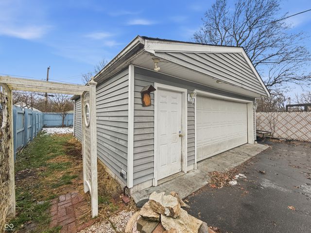 882 Collier Street, Indianapolis, IN 46241