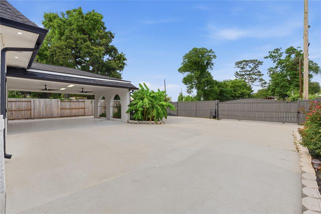 9403 Spaulding Street, Houston, TX 77016