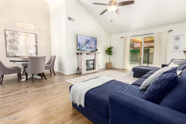 311 E PINON Way, Gilbert, AZ 85234