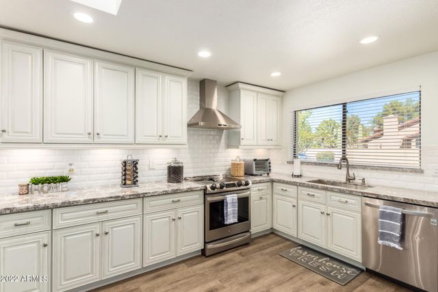 311 E PINON Way, Gilbert, AZ 85234