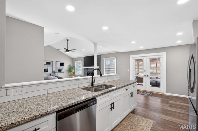 15648 Silverlake Court, Chesterfield, MO 63017