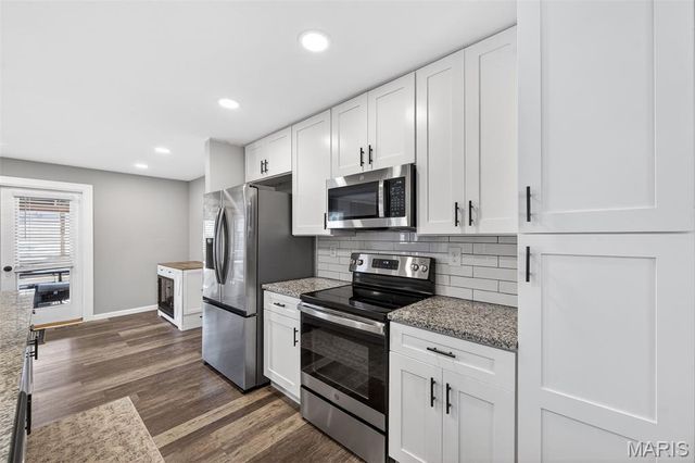 15648 Silverlake Court, Chesterfield, MO 63017