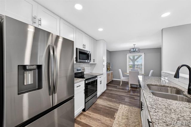 15648 Silverlake Court, Chesterfield, MO 63017