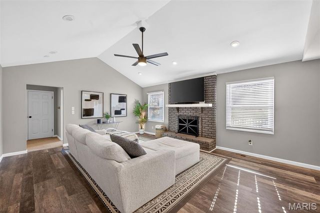 15648 Silverlake Court, Chesterfield, MO 63017